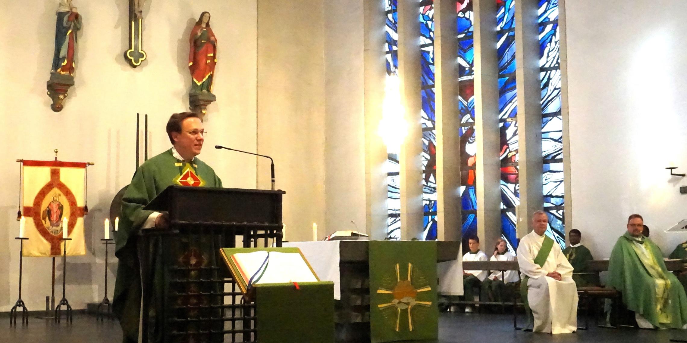 Kaplan Stephan Wirgowski wurde nach vier Jahren in Rheinbach verabschiedet Foto Saxler-Schmidt