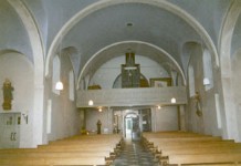 vor der Renovierung mit Blick auf die Orgelempore 1991