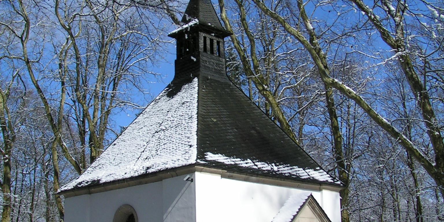 Waldkapelle im Winter 2